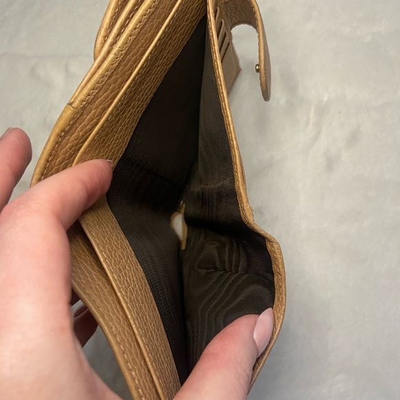 Gucci Interlocking GG Bifold Beige Leather Wallet - Picture 14 of 14